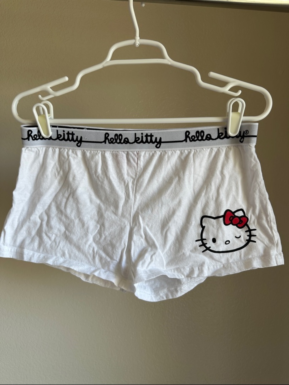 Hello Kitty Sanrio Sleepwear Graphic Sleep Shorts L